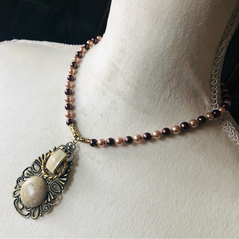 Handcrafted repurpose filigree pendant Czech Pearl necklace - Picture 5 of 11